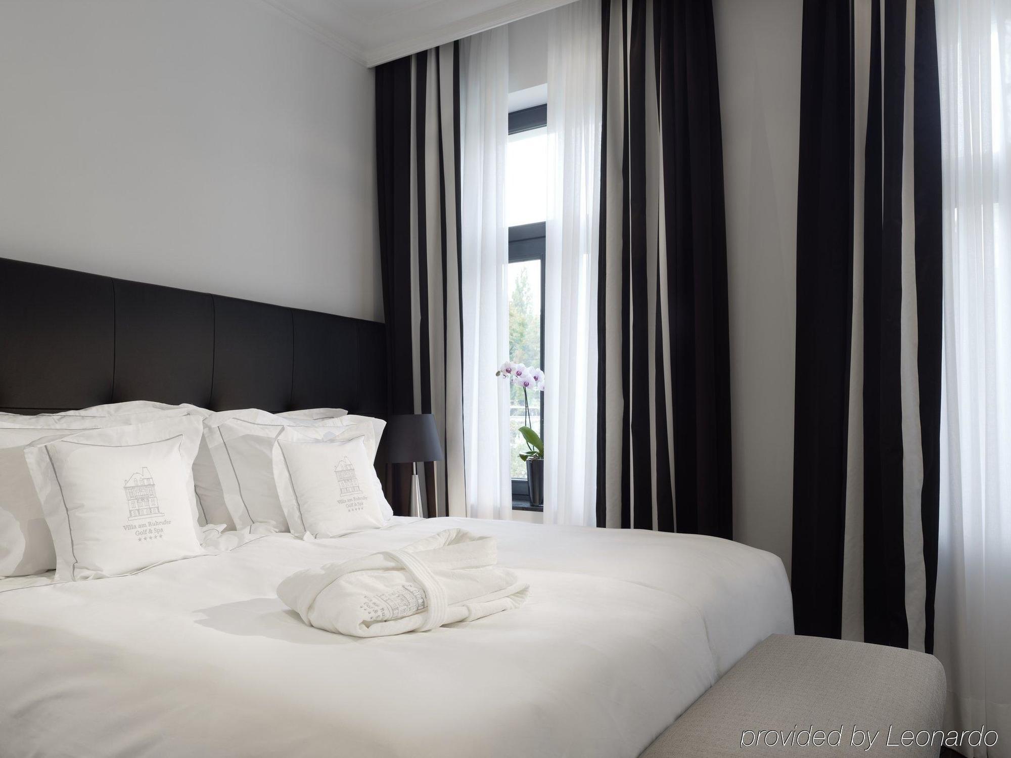 Boutique Hotel Villa Am Ruhrufer Golf & Spa Mülheim an der Ruhr Quarto foto